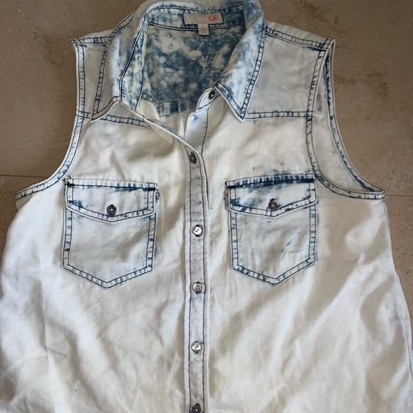 Gianni Bini Tops - Gianni Bini Denim Button Up Tank Top Gianni Bini Tops - Gianni Bini Denim Button Up Tank Top